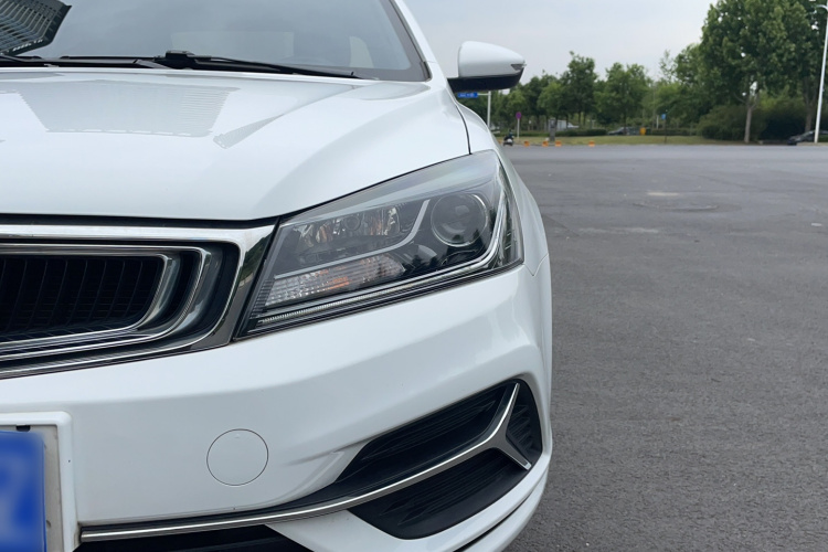 GEELY Emgrand 2019 #20 GEELY Emgrand 2019 car image #20
