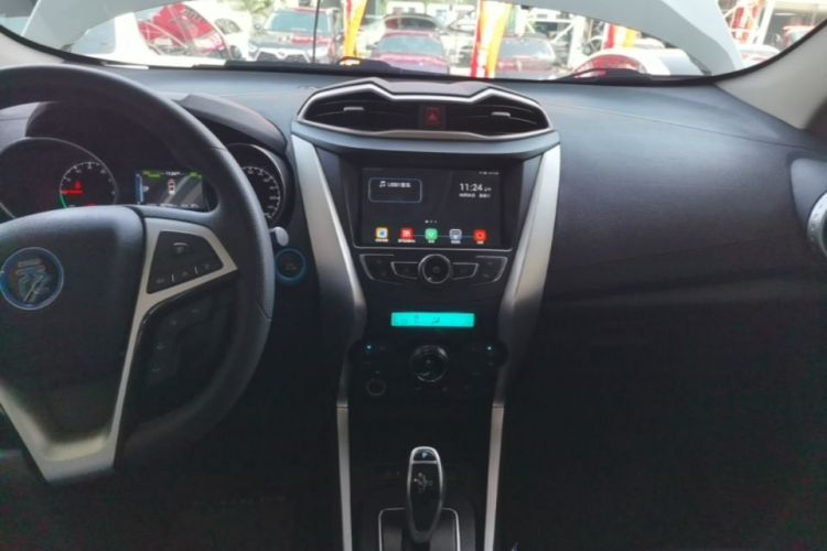 BYD Yuan New Energy 2019 immagine di auto #13