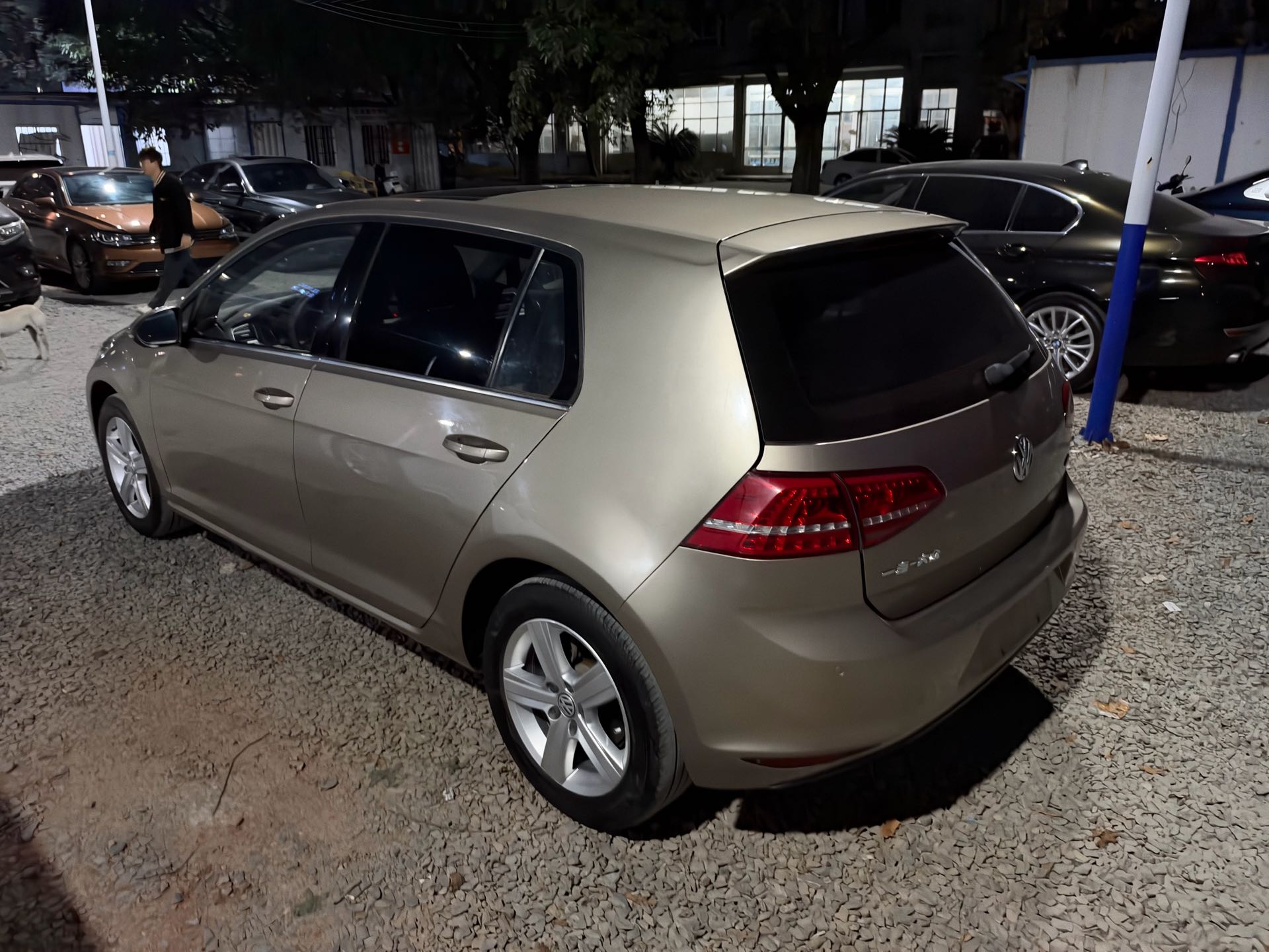 Volkswagen Golf 2016 car image #5