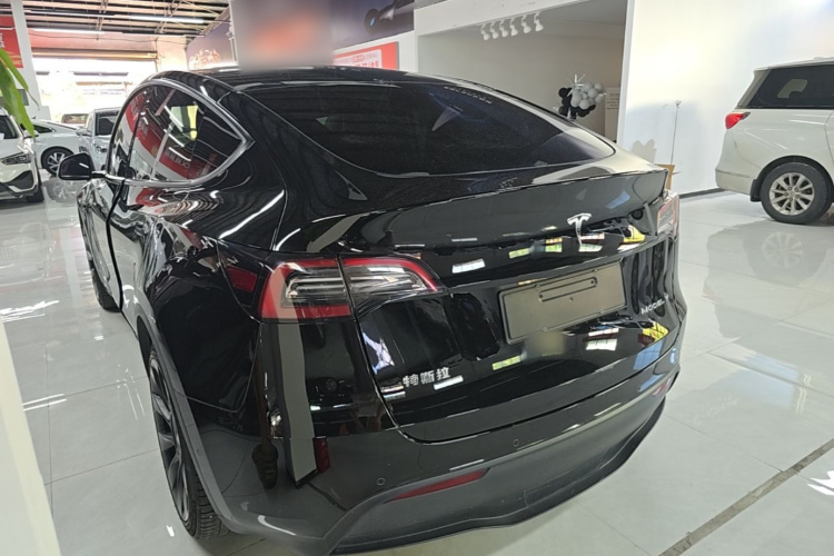 Tesla Model Y 2022 #5 Tesla Model Y 2022 car image #5