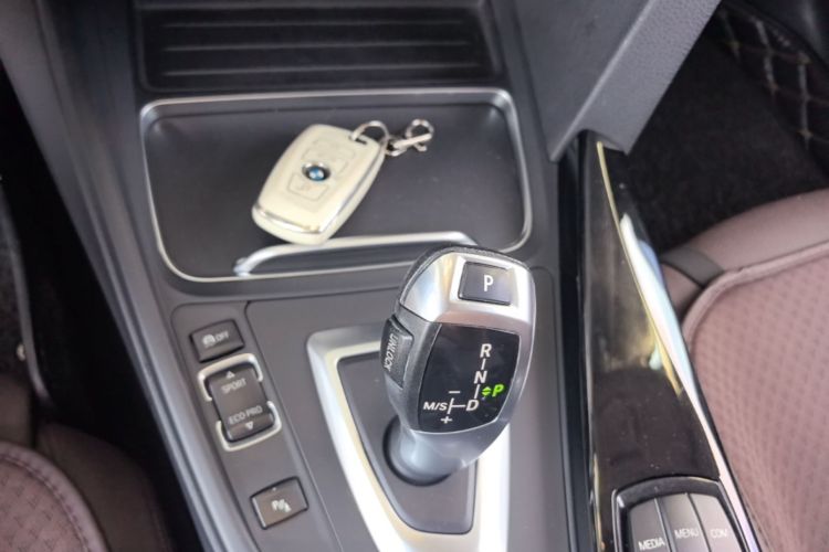BMW 3 Series 2017 #14 BMW 3 Series 2017 car image #14