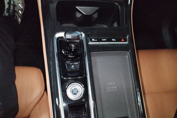 GEELY Boyue L 2025 imagem de carro #14