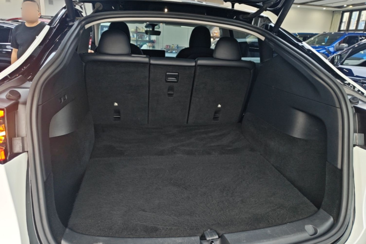 Tesla Model Y 2022 #19 Tesla Model Y 2022 car image #19