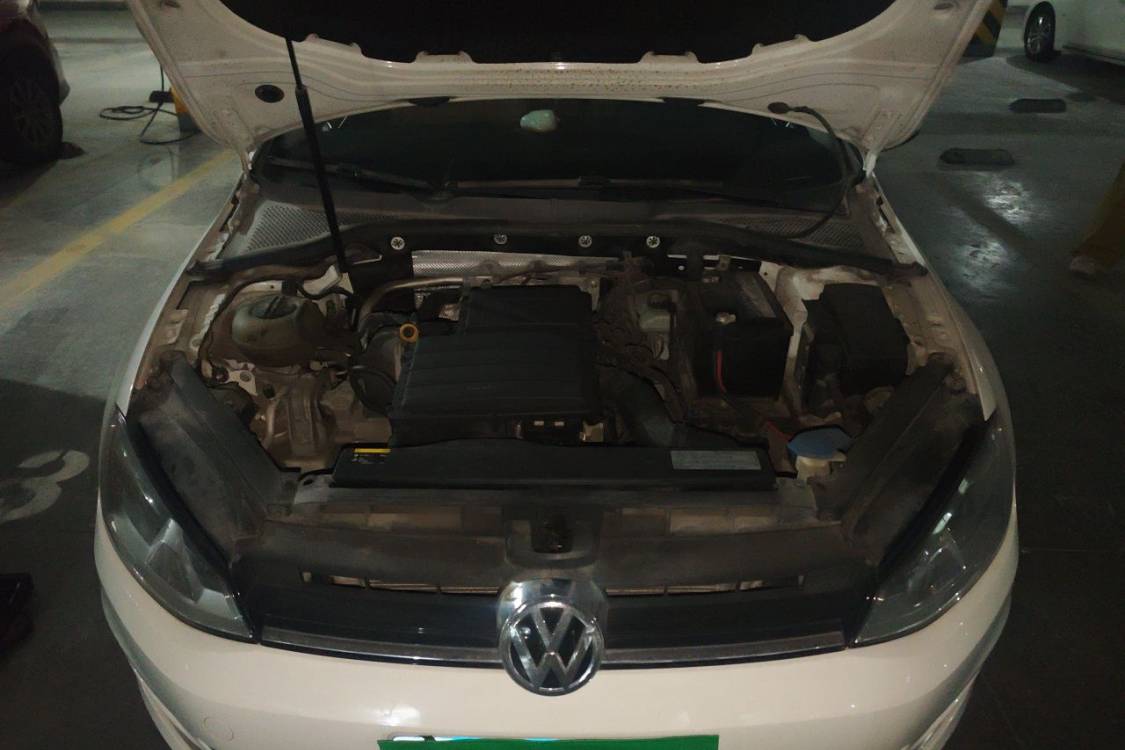 Volkswagen Golf 2015 car image #10