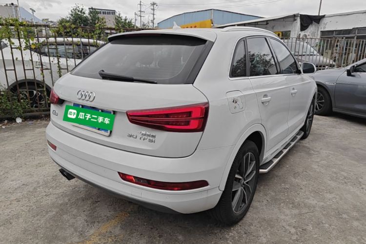 Audi Q3 2018 car image #7