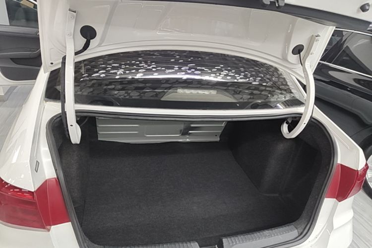 Volkswagen Santana 2019 #21 Volkswagen Santana 2019 car image #21