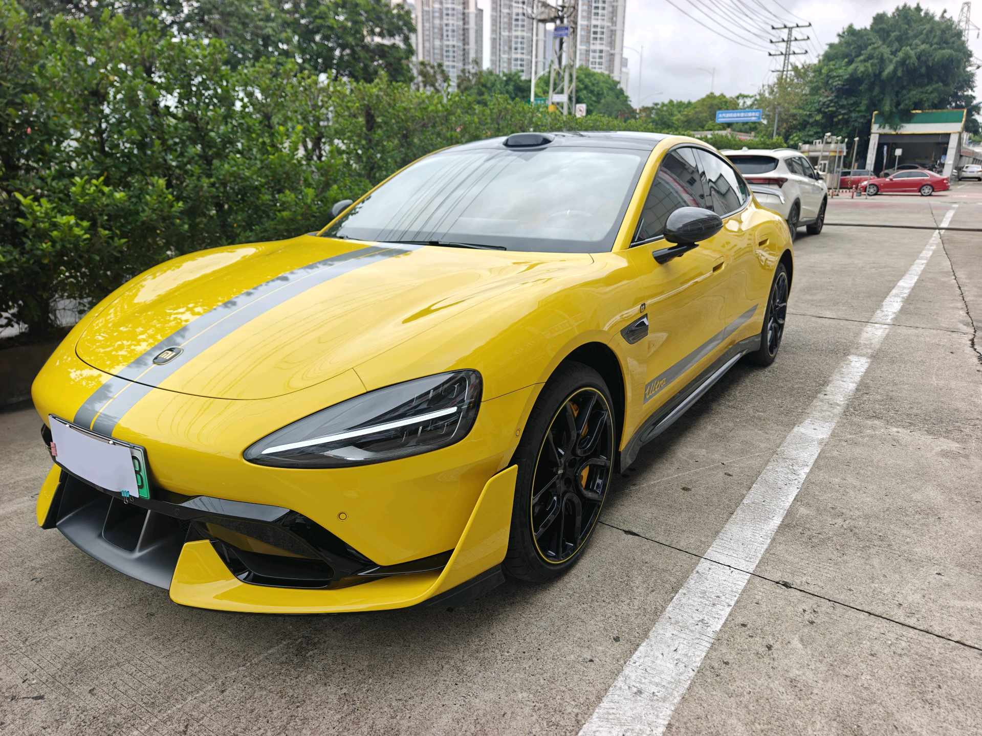 MI SU7 Ultra 2025 MI SU7 Ultra 2025 car image