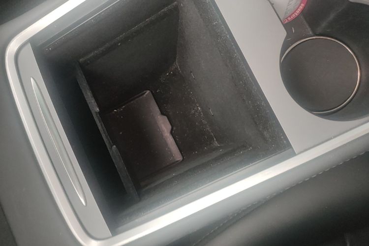 Tesla Model Y 2023 #9 Tesla Model Y 2023 car image #9