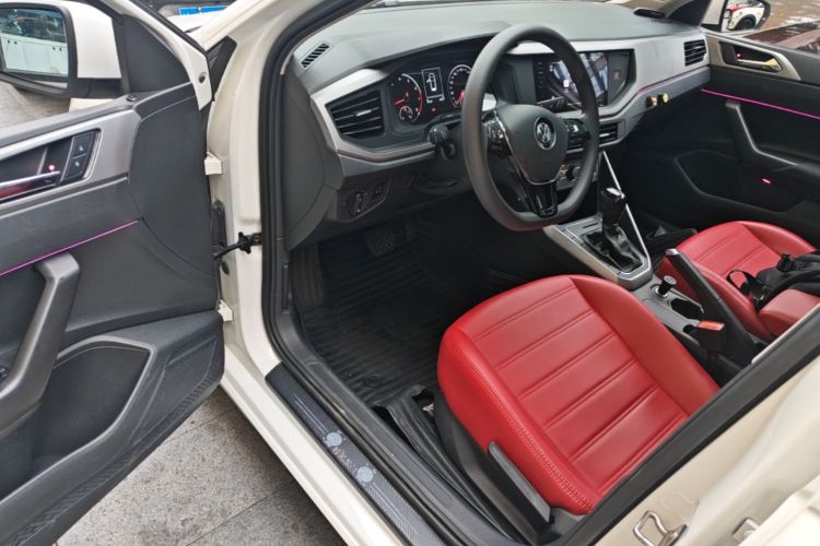 Volkswagen Polo 2021 car image #16