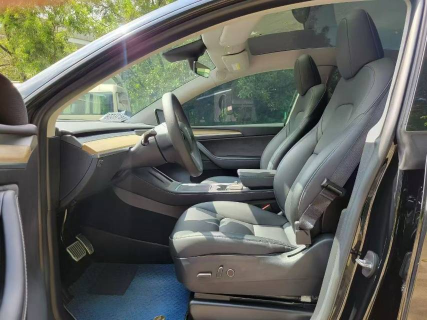 Tesla Model Y 2023 #4 Tesla Model Y 2023 car image #4