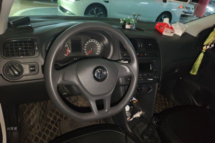 Volkswagen Polo 2019 car image #11
