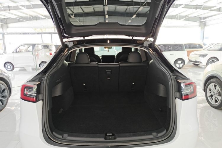 Tesla Model Y 2021 #21 Tesla Model Y 2021 car image #21