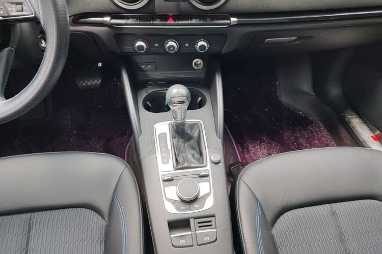 Audi A3 2019 immagine di auto #18