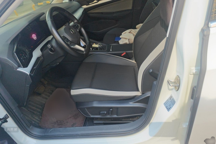 Volkswagen Golf 2021 car image #17
