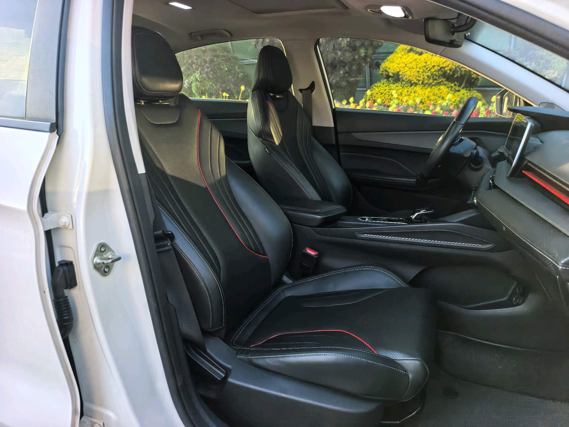 GEELY Binray 2023 car image #8