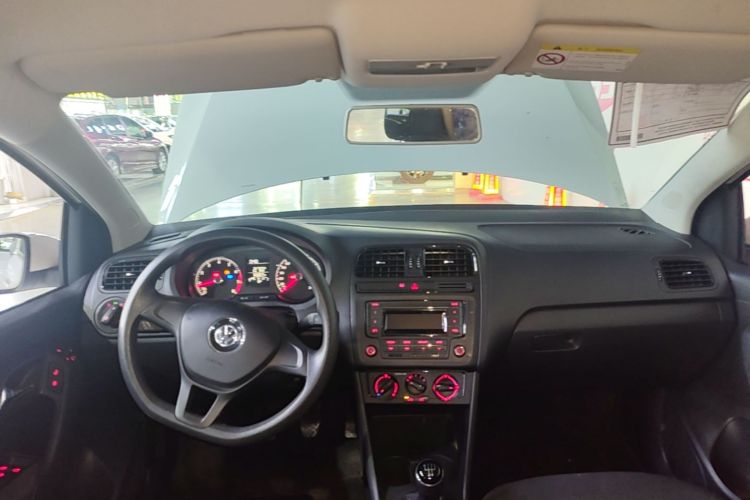 Volkswagen Polo 2017 car image #10