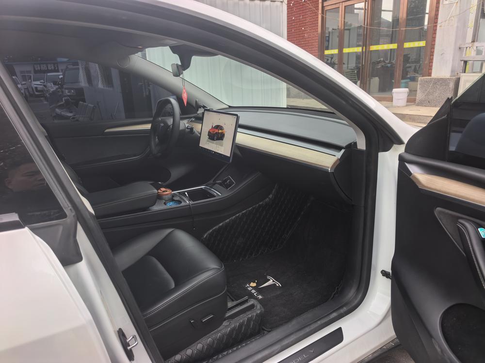 Tesla Model Y 2022 #8 Tesla Model Y 2022 car image #8