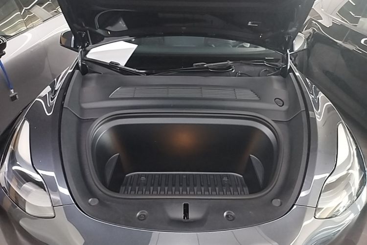 Tesla Model Y 2024 #20 Tesla Model Y 2024 car image #20