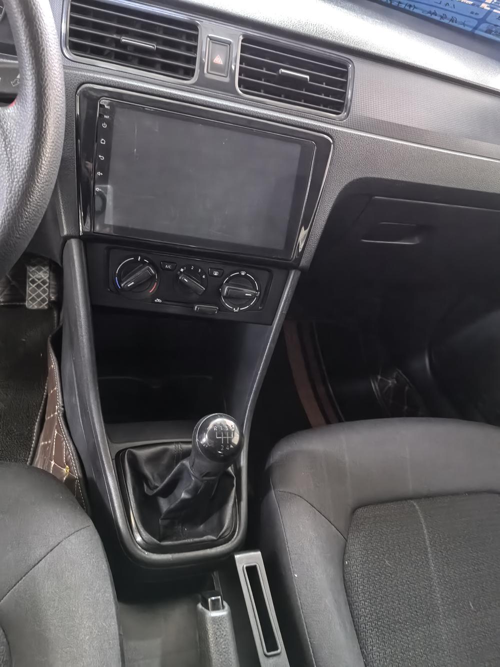 Volkswagen Santana 2014 car image #7