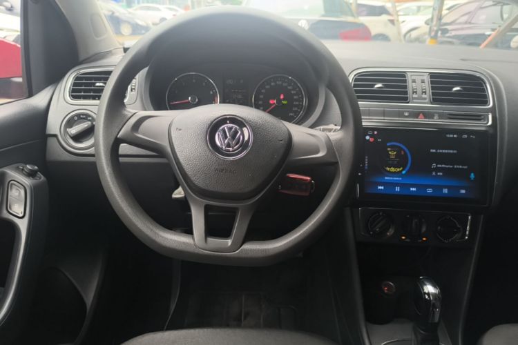 Volkswagen Polo 2014 #11 Volkswagen Polo 2014 car image #11