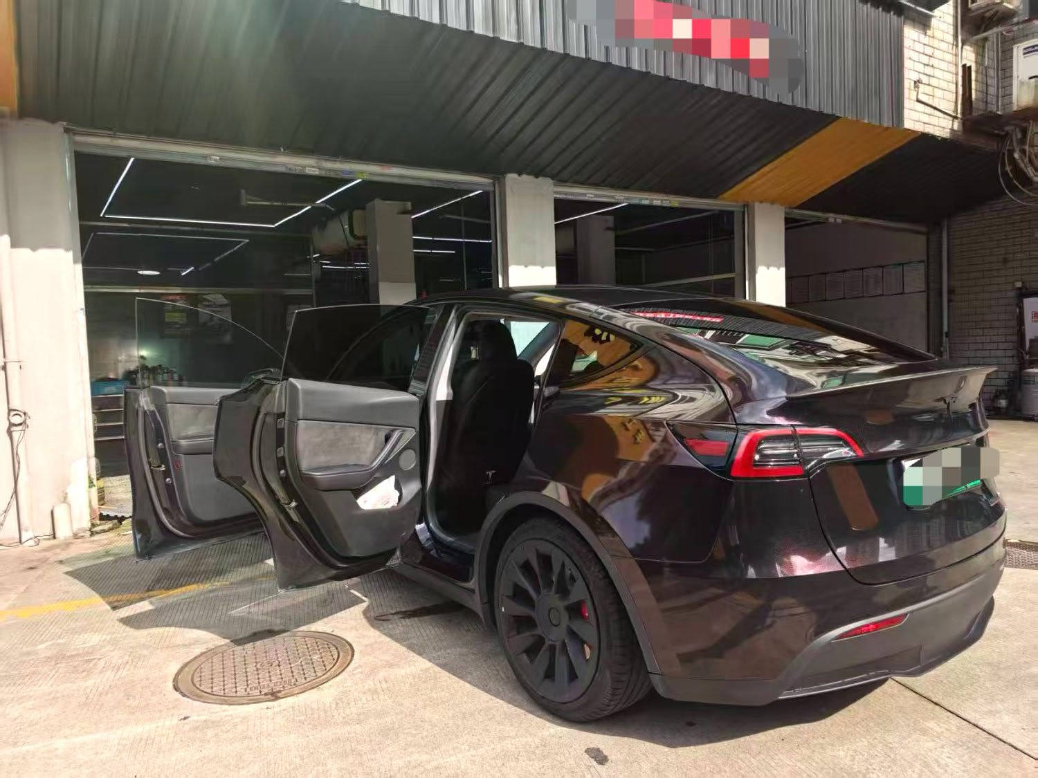 Tesla Model Y 2022 #5 Tesla Model Y 2022 car image #5