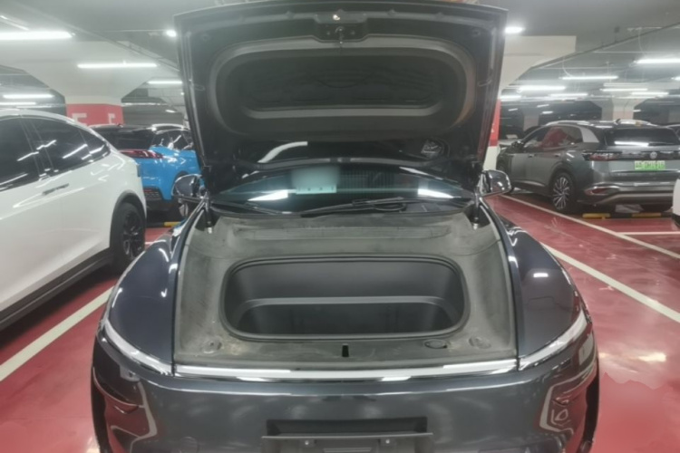Tesla Model Y 2025 #20 Tesla Model Y 2025 car image #20