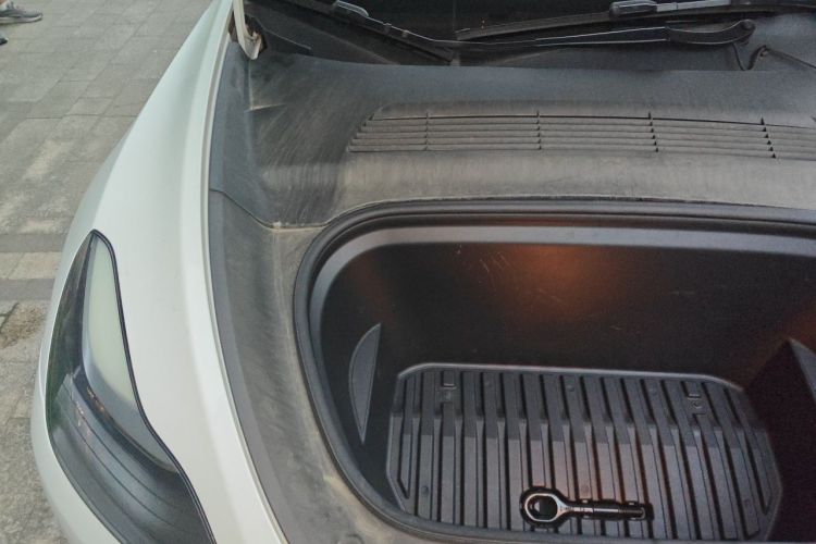 Tesla Model Y 2022 car image #23