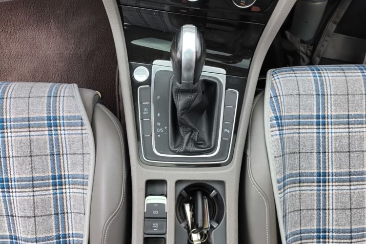 Volkswagen Golf 2014 car image #14