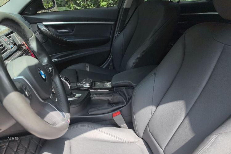 BMW 3 Series 2018 car image #17