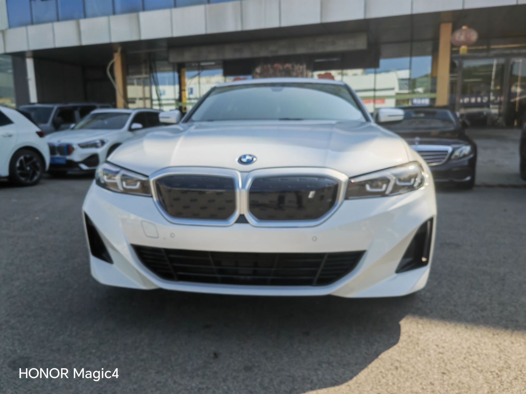 BMW i3 2024 car image #2