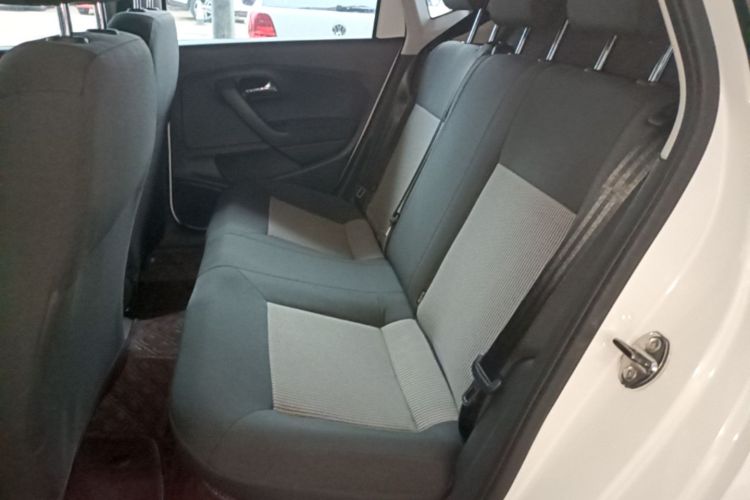 Volkswagen Polo 2018 car image #17