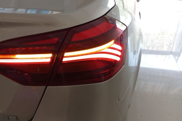 GEELY Emgrand 2019 #8 GEELY Emgrand 2019 car image #8