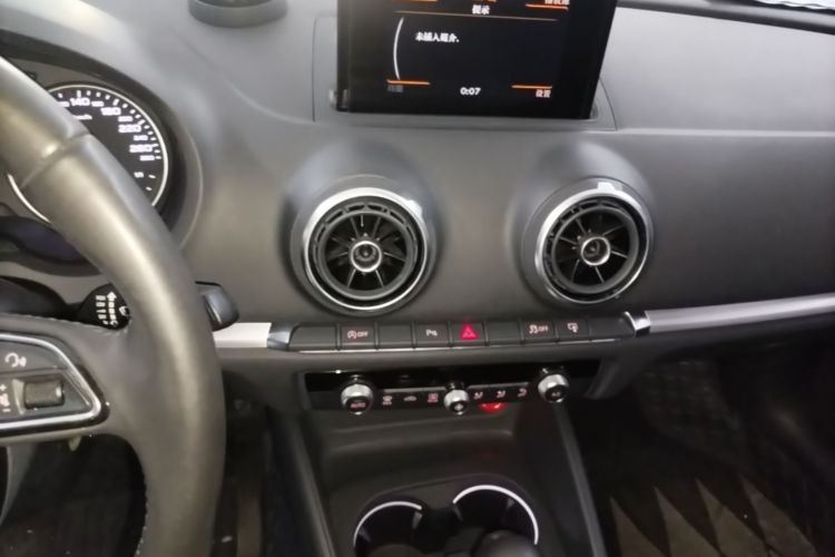 Audi A3 2015 car image #13