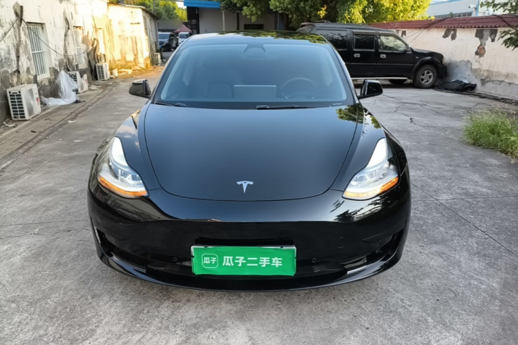 Tesla Model 3 2023 car image #3
