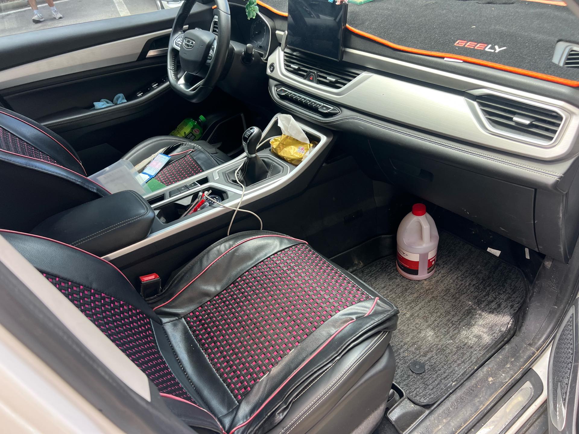 GEELY Vision X6 2020 car image #4