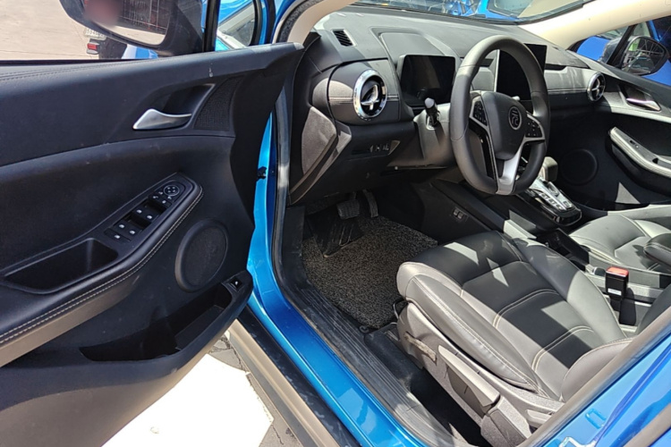 BYD Yuan New Energy 2019 car image #16