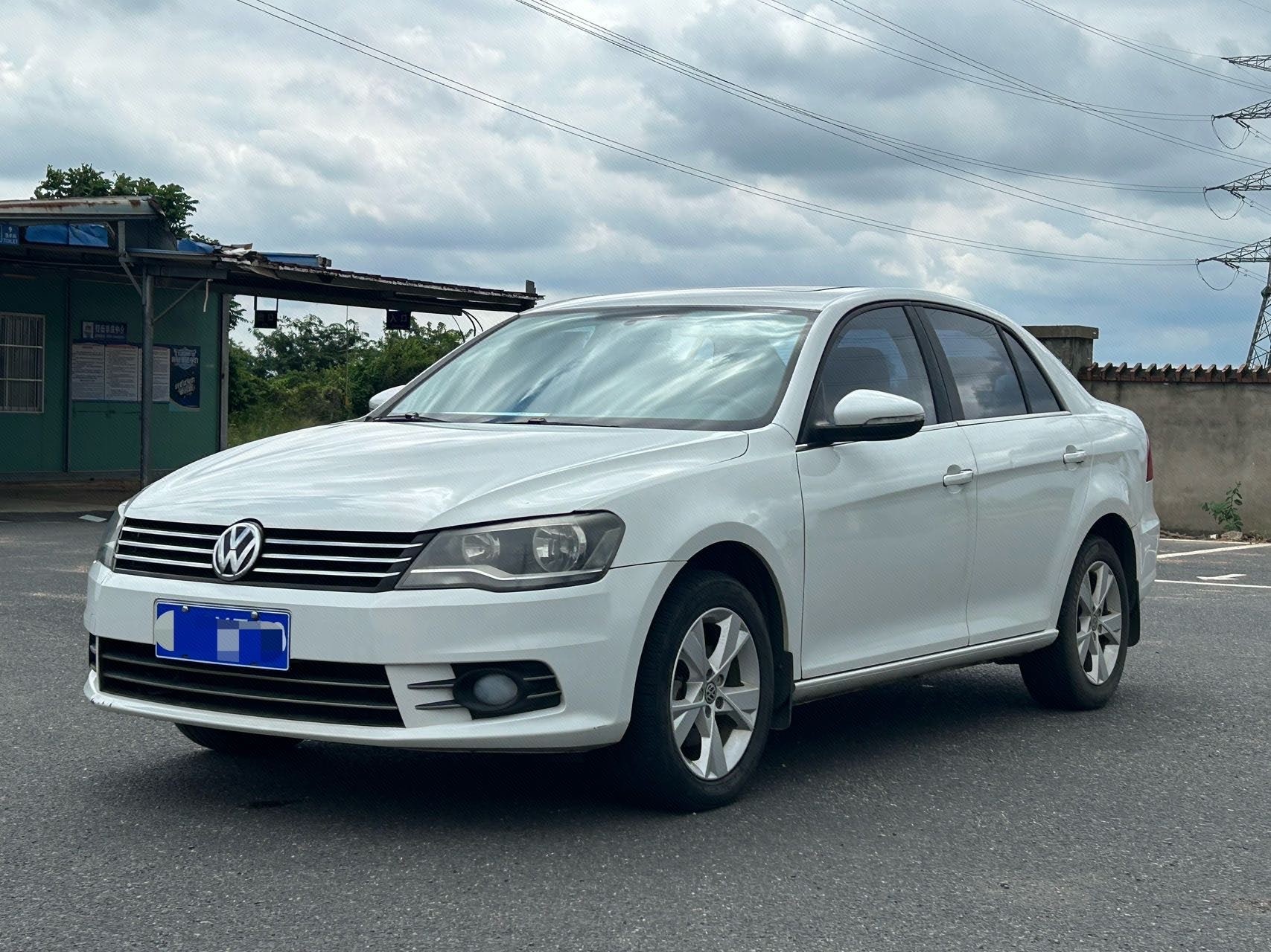 Volkswagen Bora 2015 car image 