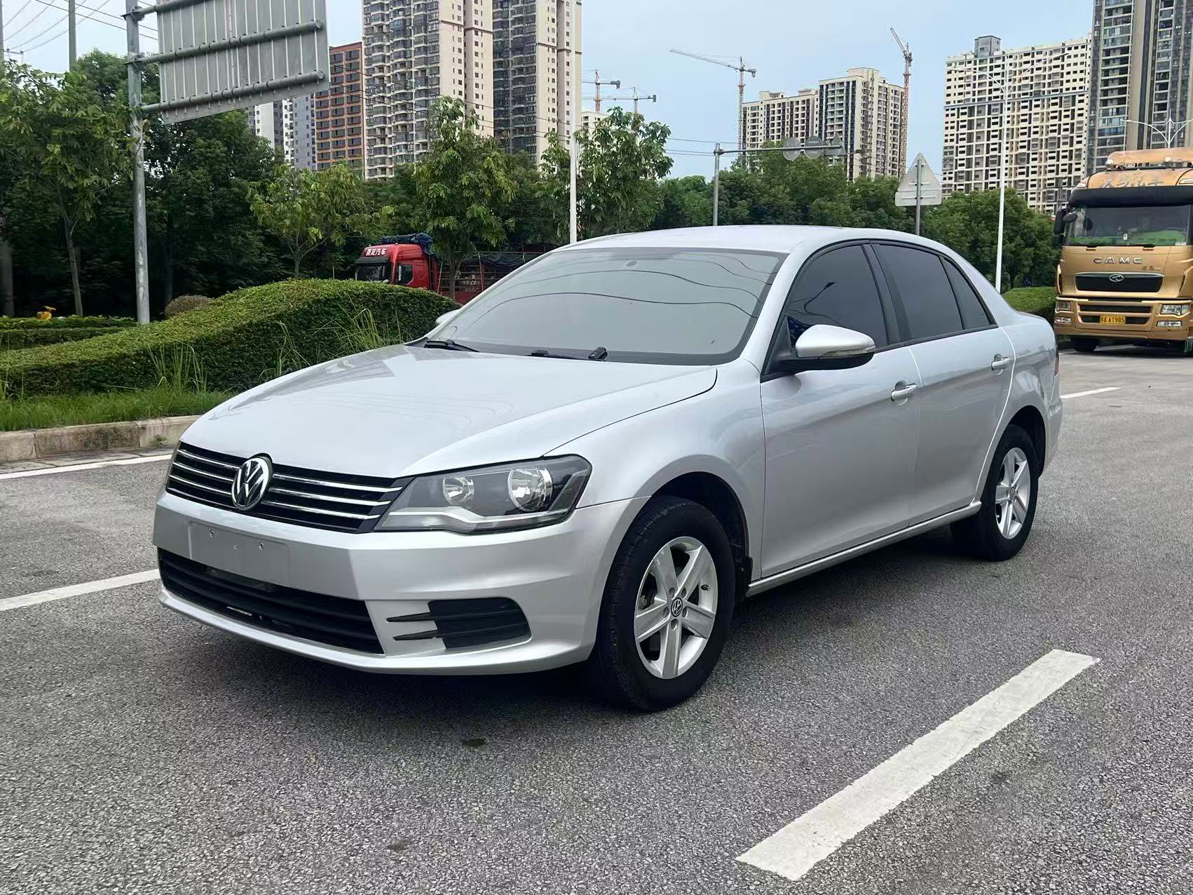 Volkswagen Bora 2015 car image 