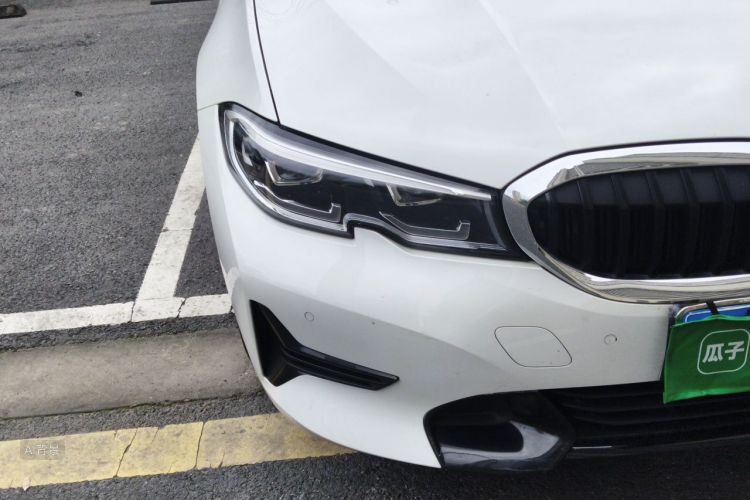 BMW 3 Series 2020 car image #8
