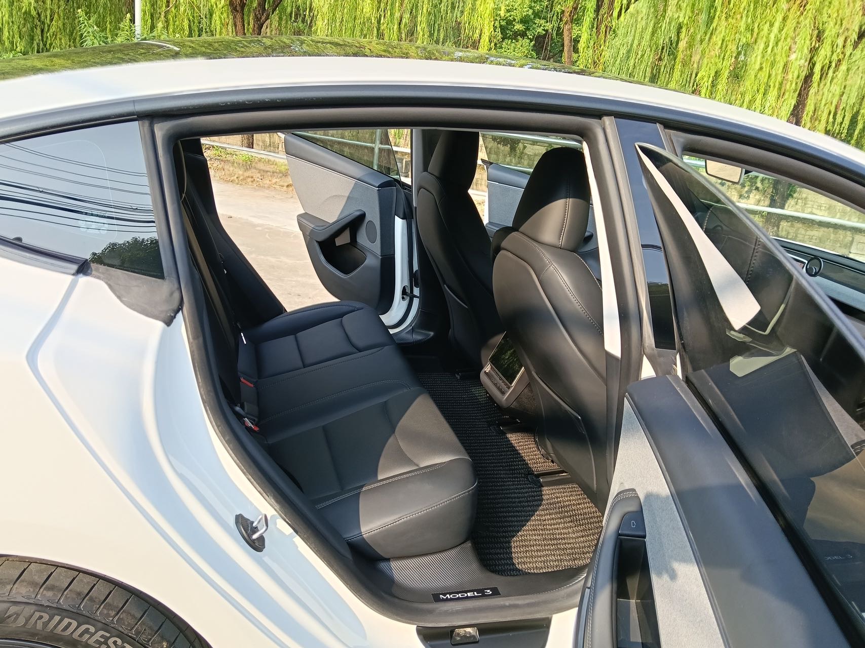 Tesla Model 3 2025 immagine di auto #7