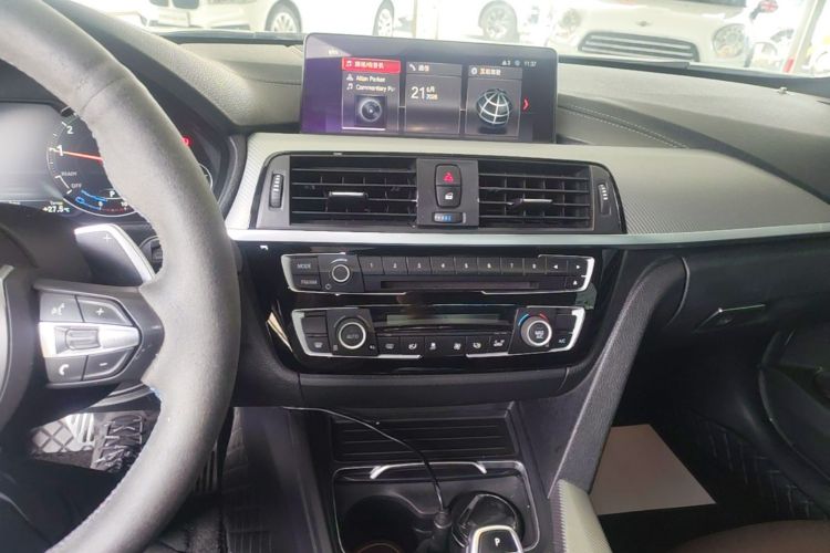 BMW 3 Series 2018 #13 BMW 3 Series 2018 car image #13