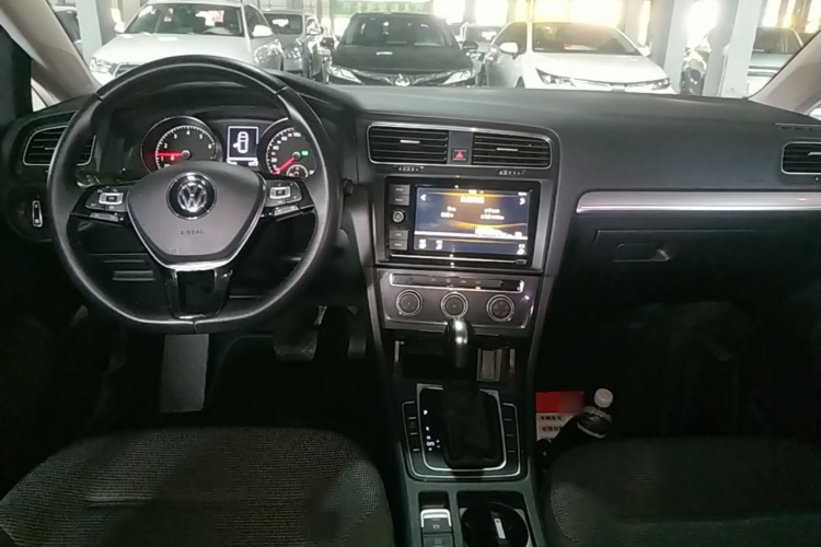 Volkswagen Golf 2019 #10 Volkswagen Golf 2019 car image #10