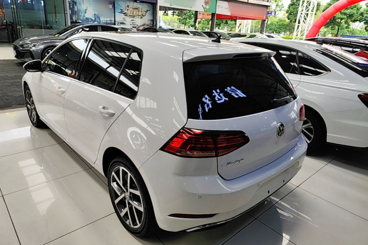 Volkswagen Golf 2020 #5 Volkswagen Golf 2020 car image #5