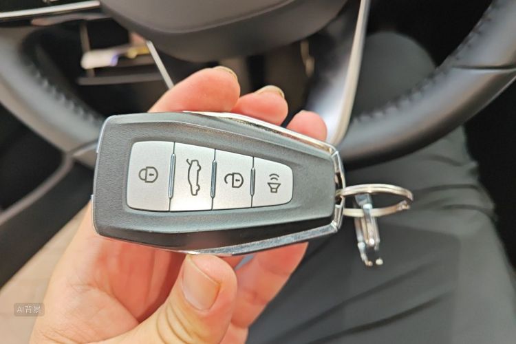 GEELY Emgrand 2021 car image #10