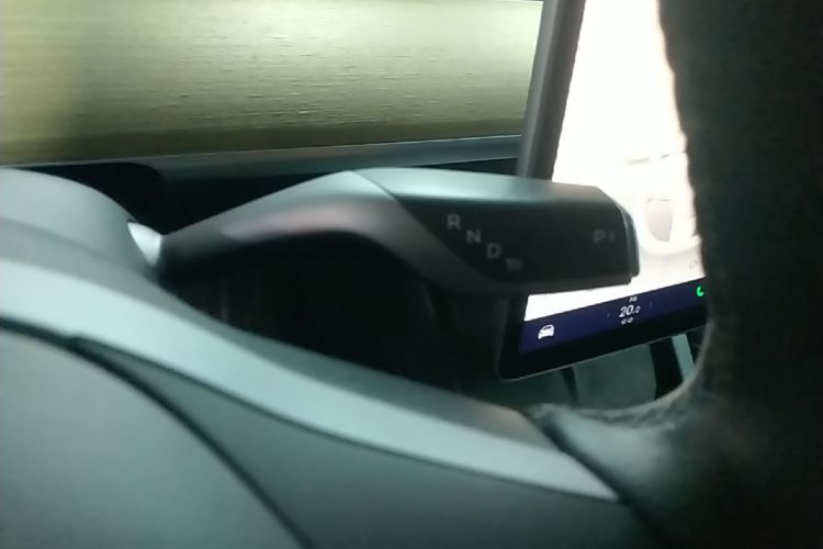 Tesla Model Y 2022 #14 Tesla Model Y 2022 car image #14
