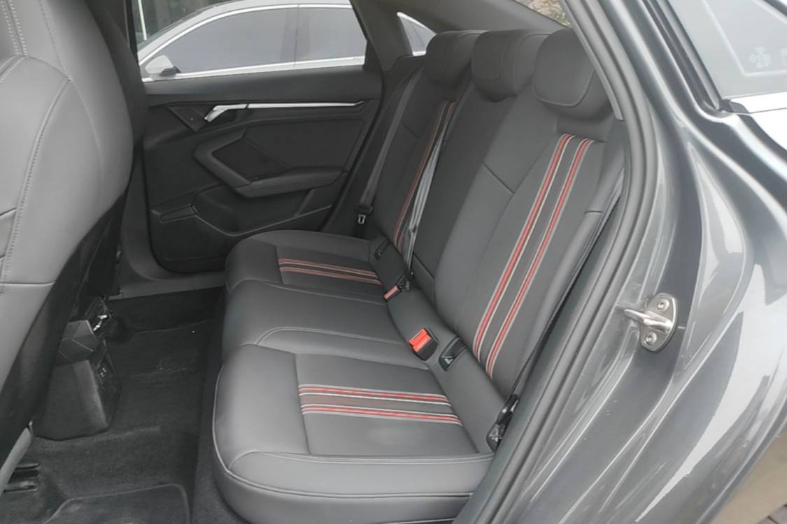 Audi A3 2023 immagine di auto #13