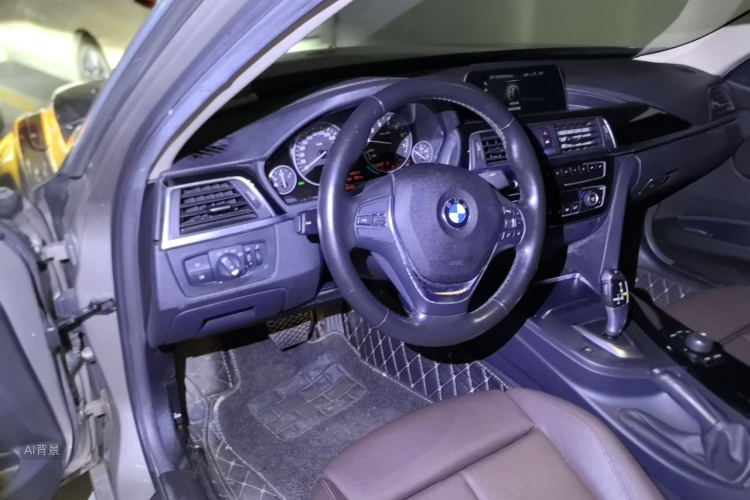 BMW 3 Series 2018 car image #12
