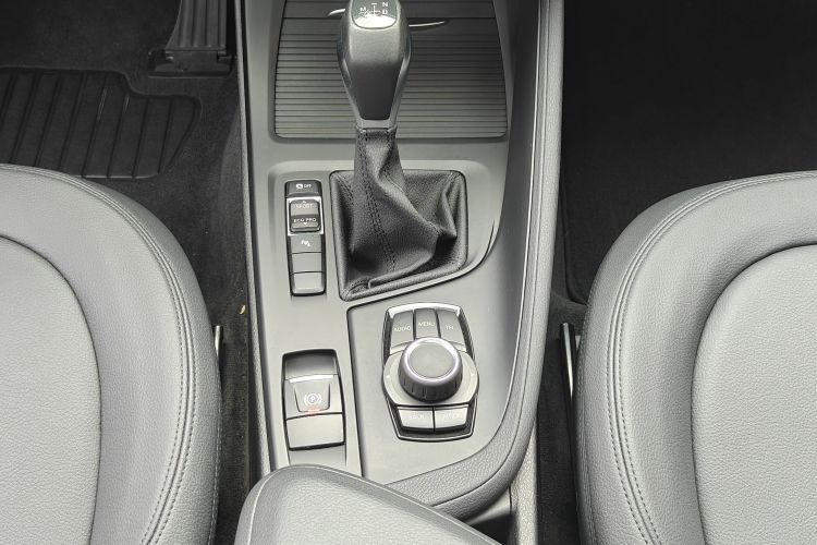 BMW X1 2016 #26 BMW X1 2016 صورة سيارة #26