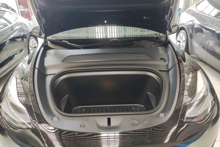 Tesla Model Y 2023 #20 Tesla Model Y 2023 car image #20