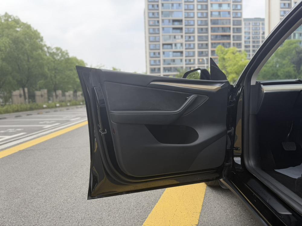 Tesla Model Y 2023 #17 Tesla Model Y 2023 car image #17